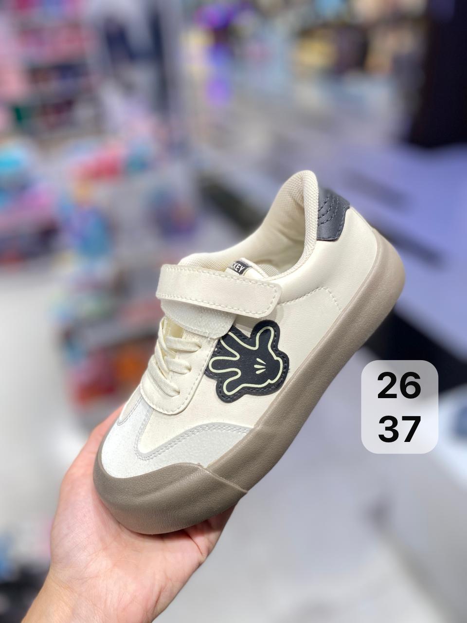 حذاء رياضي بناتي ولادي