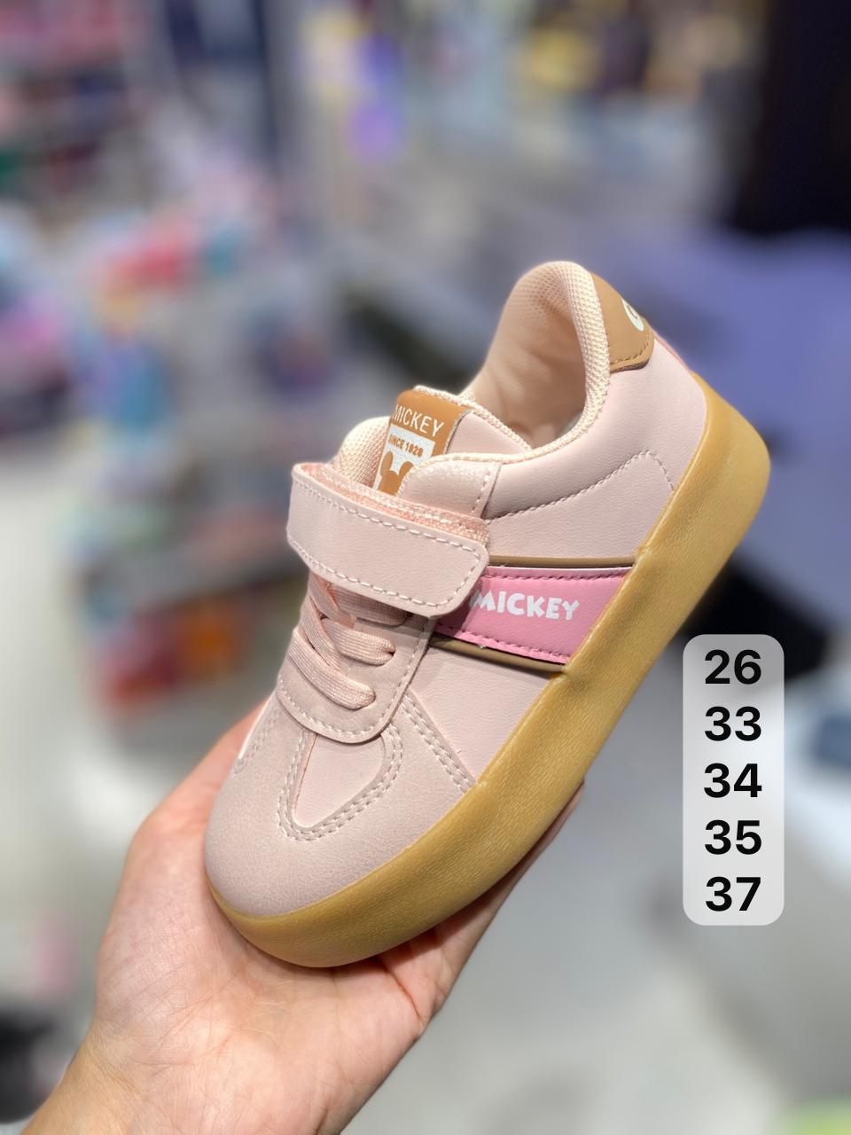 حذاء رياضي بناتي اورجنال